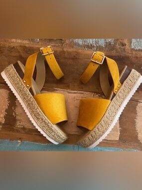 Women's Mustard Espadrille Platform Sandals - Moda size 6.5